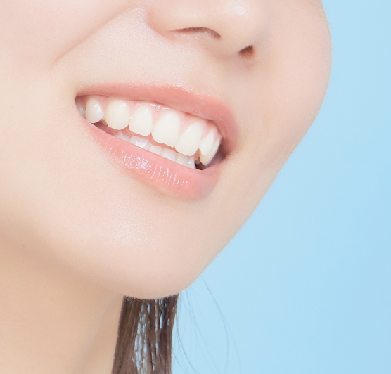 ただ白いだけでなくリフトアップを叶える美しき機能を